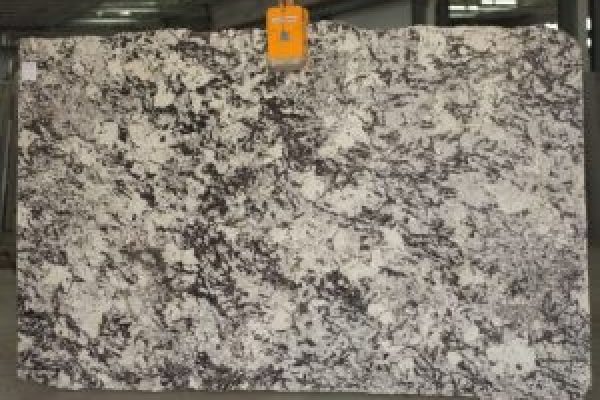 delicatus-supreme-granite-slab-300x225